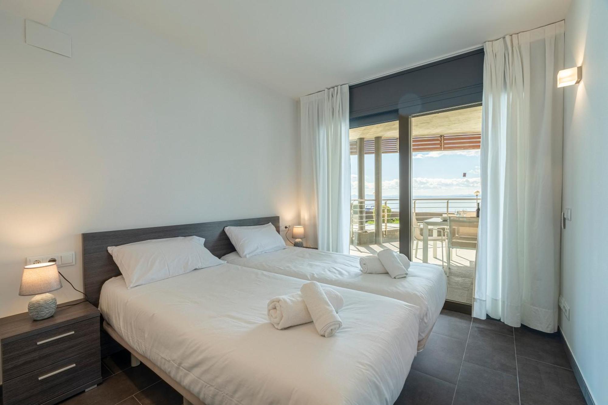 Apartamento Con Gran Terraza Delante Del Mar Roses Exterior foto
