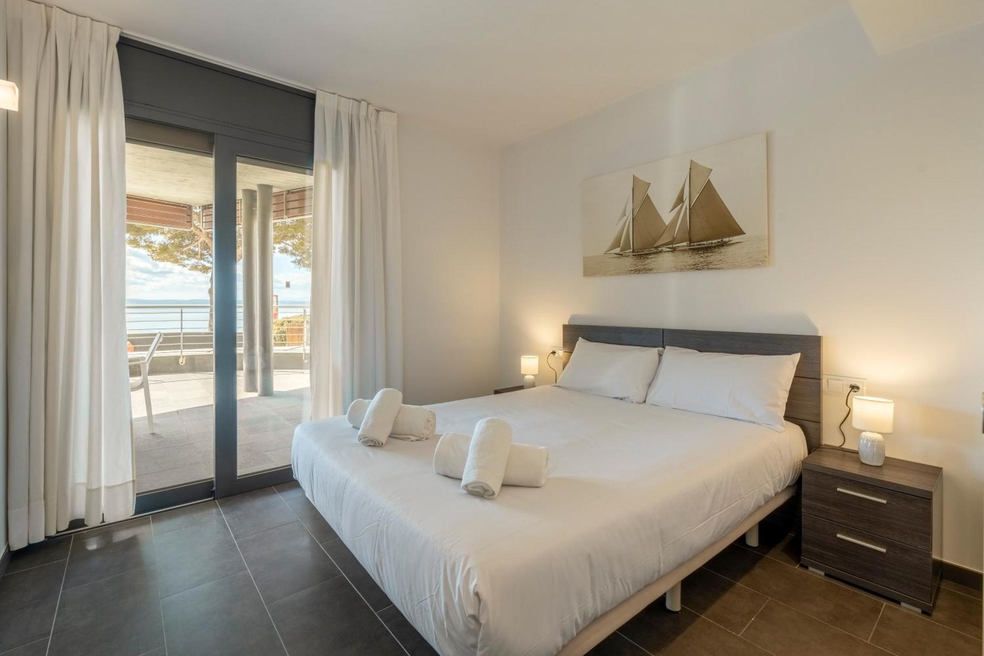 Apartamento Con Gran Terraza Delante Del Mar Roses Exterior foto