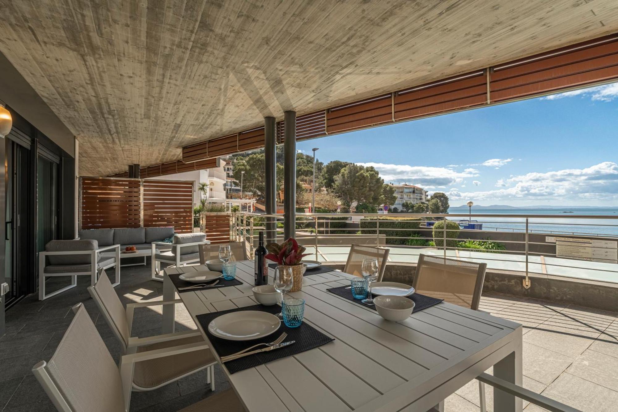 Apartamento Con Gran Terraza Delante Del Mar Roses Exterior foto