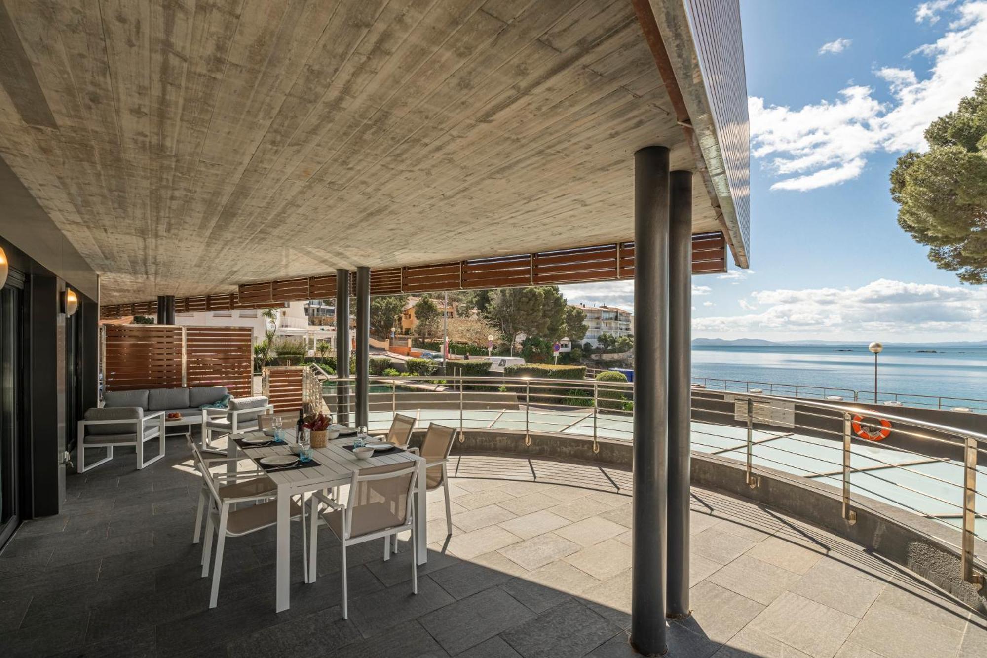 Apartamento Con Gran Terraza Delante Del Mar Roses Exterior foto