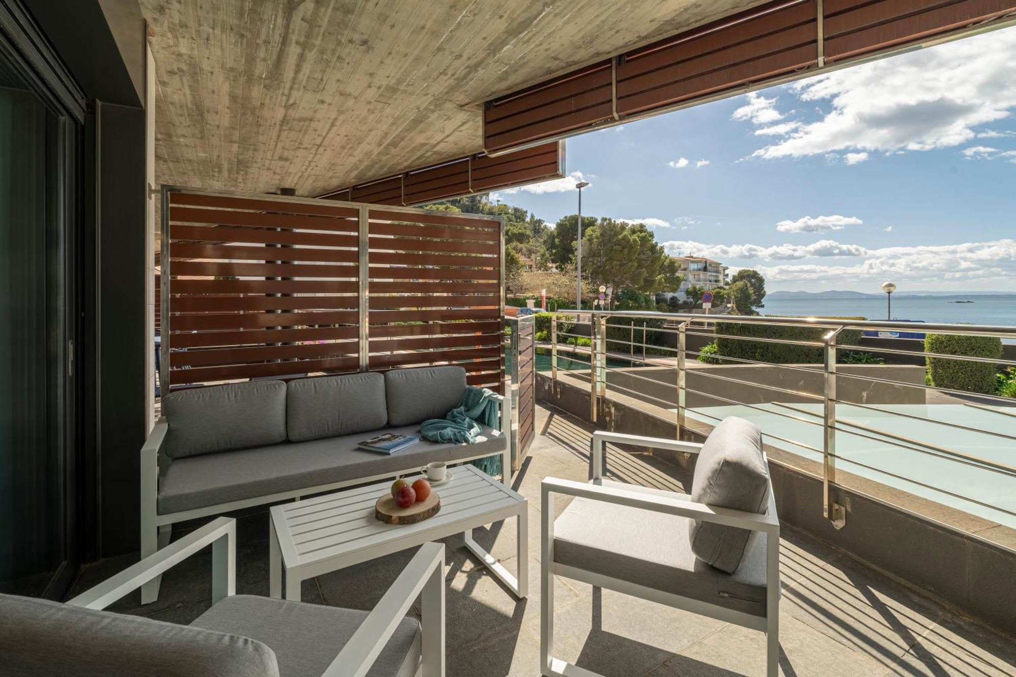 Apartamento Con Gran Terraza Delante Del Mar Roses Exterior foto