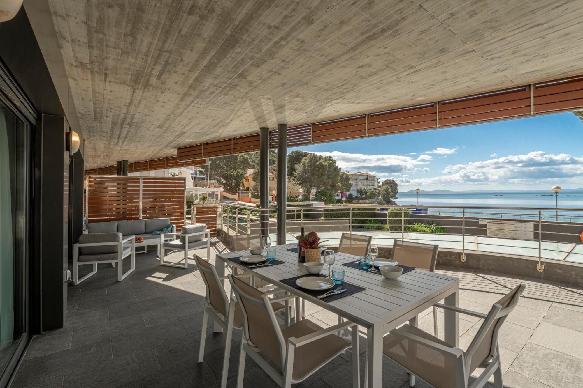 Apartamento Con Gran Terraza Delante Del Mar Roses Exterior foto