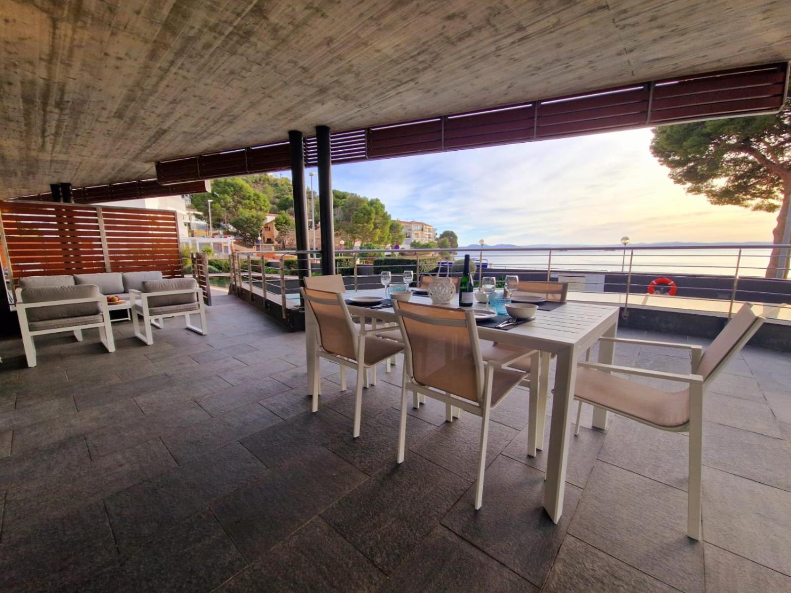 Apartamento Con Gran Terraza Delante Del Mar Roses Exterior foto